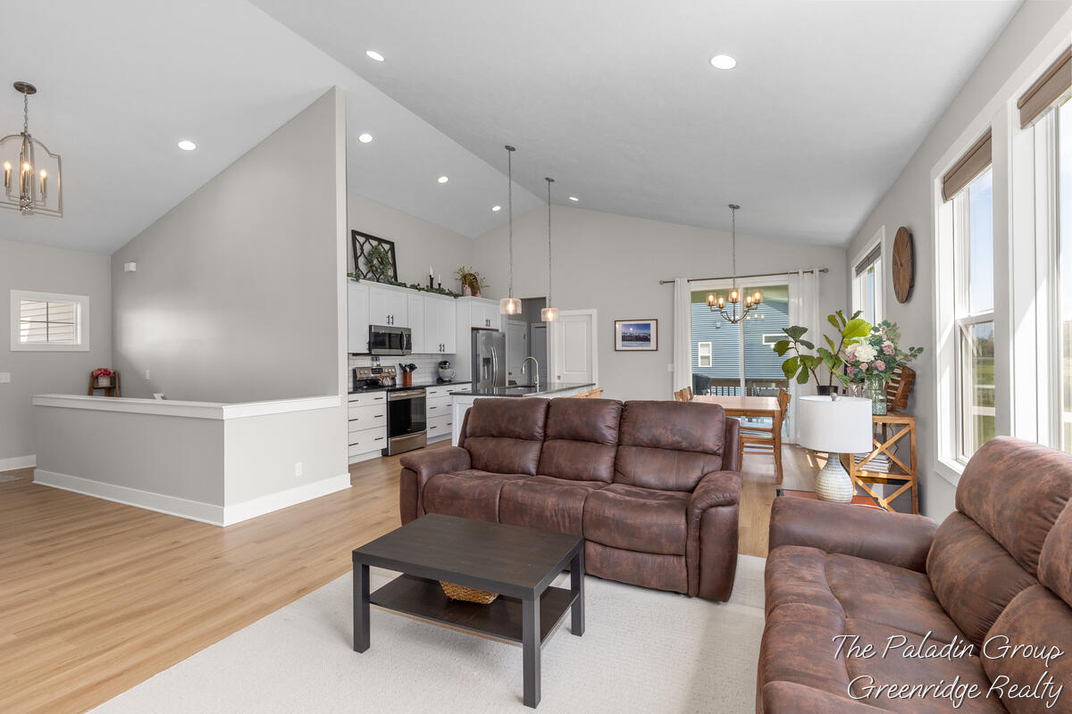 9404 Shoreway Drive Property Photo 8