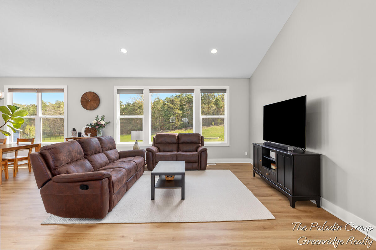 9404 Shoreway Drive Property Photo 9