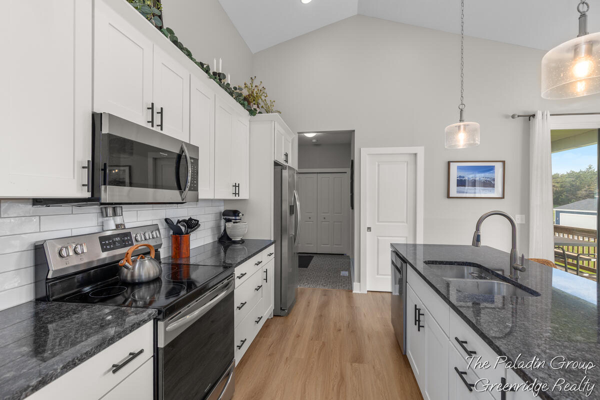 9404 Shoreway Drive Property Photo 11