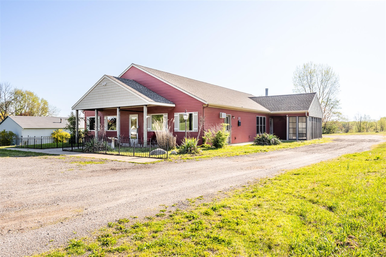 3251 Friday Road Property Photo 2