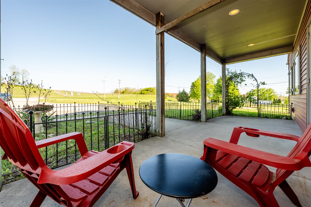 3251 Friday Road Property Photo 4