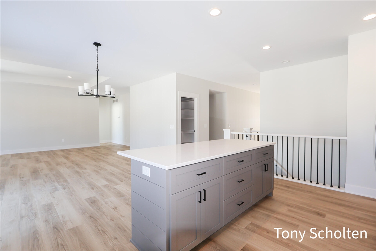 5145 Blendon Meadow Circle Property Photo 4