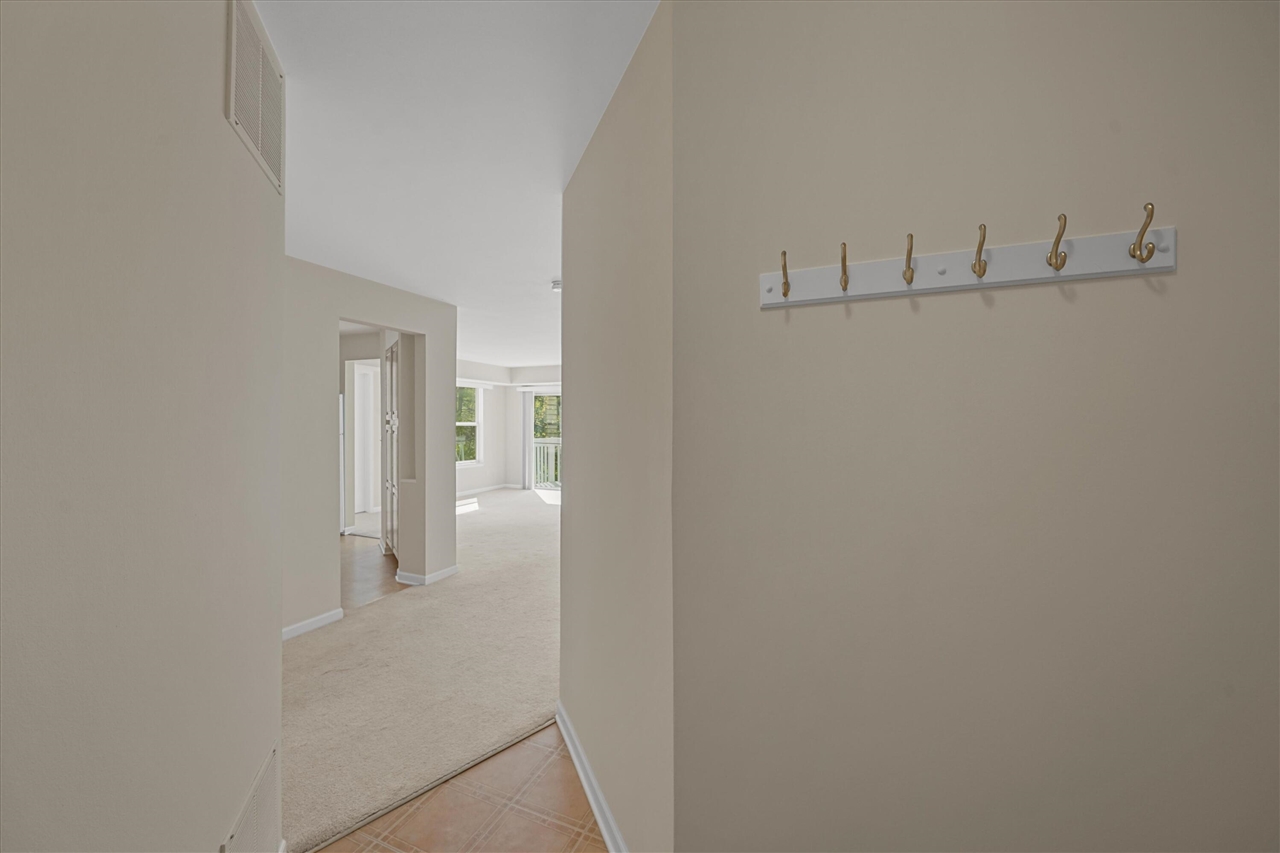2201 S Huron Parkway Property Photo 7