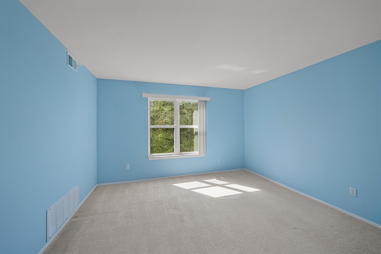 2201 S Huron Parkway Property Photo 16