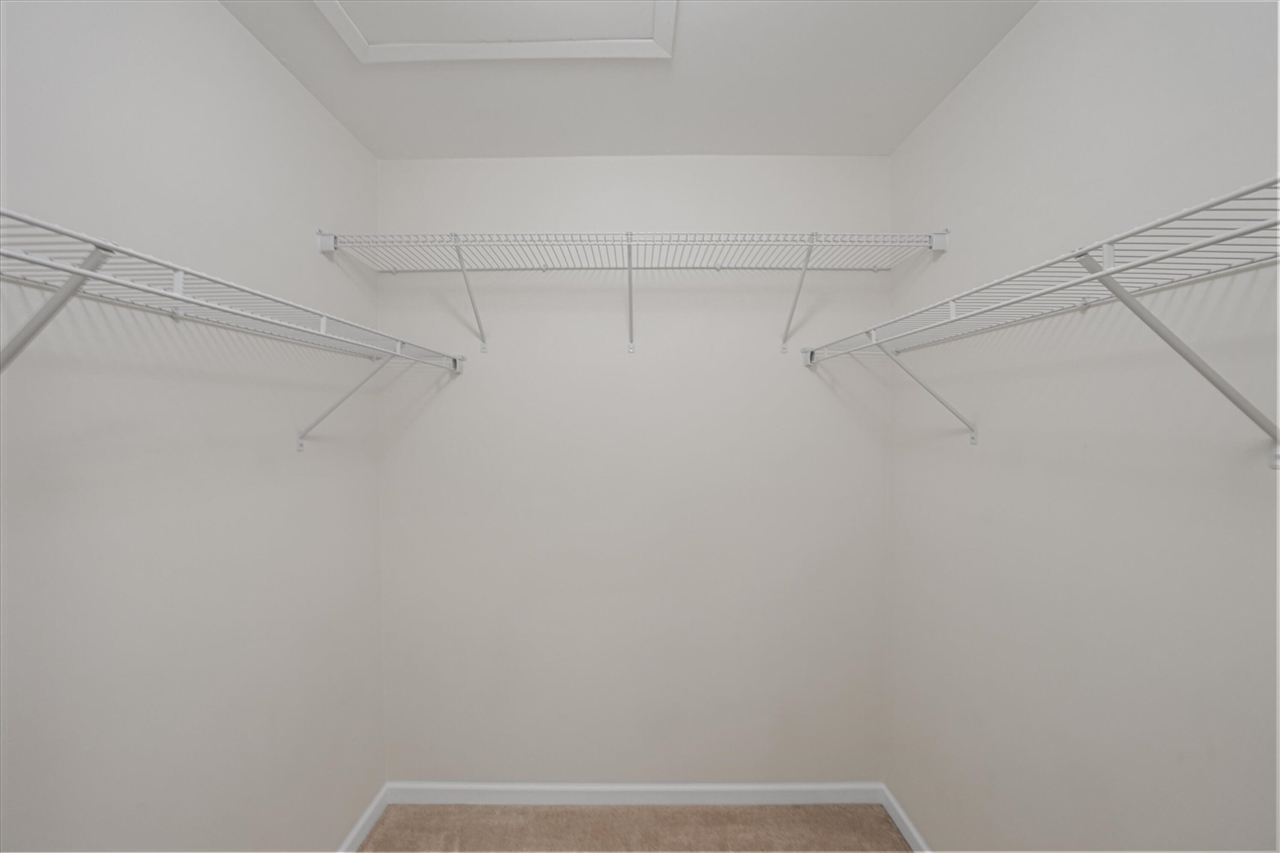 2201 S Huron Parkway Property Photo 18