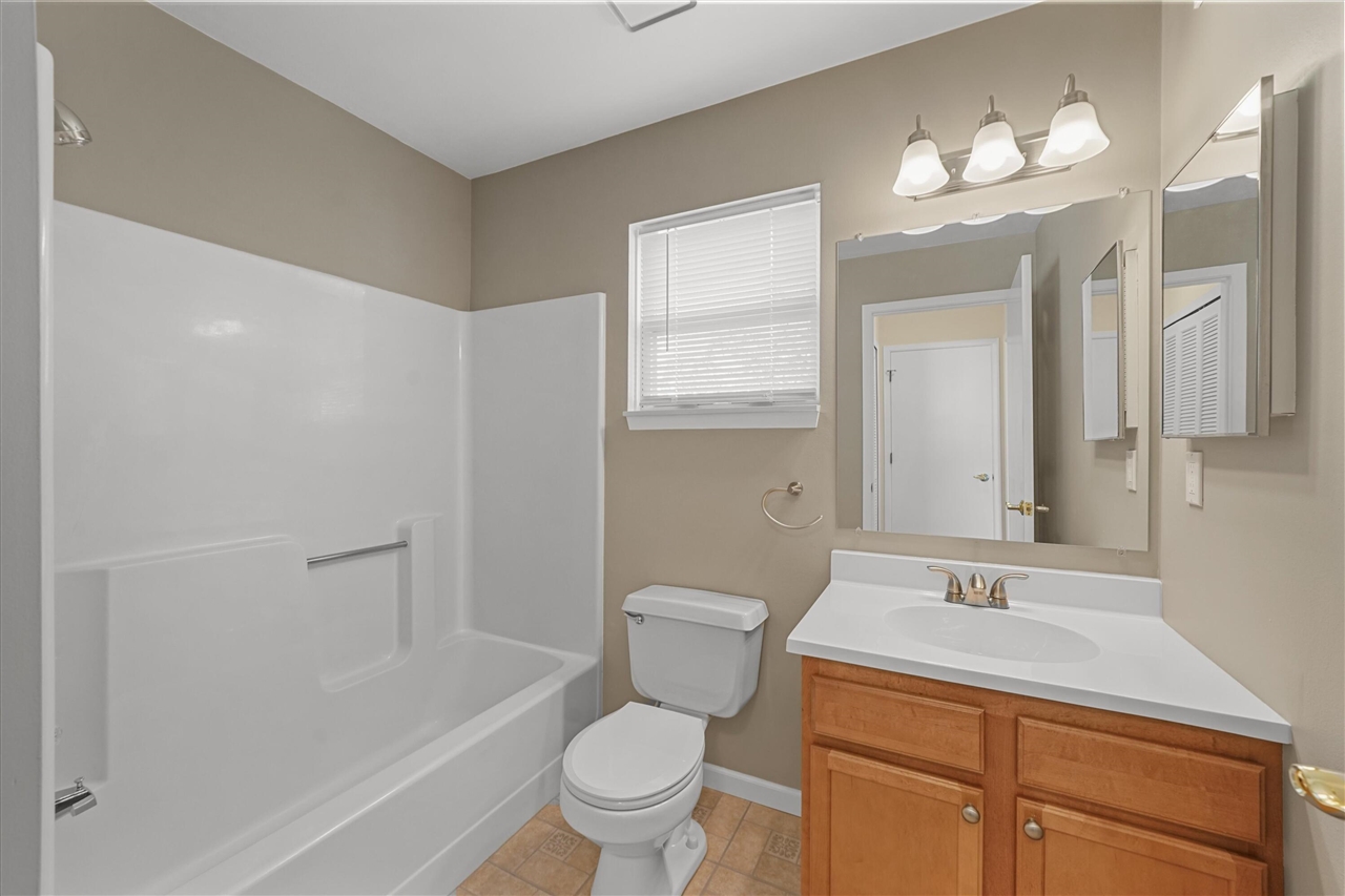 2201 S Huron Parkway Property Photo 23