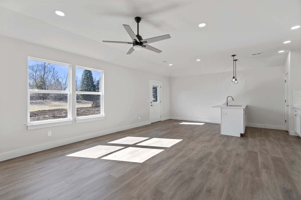 2775 Gady Pines Drive Property Photo 8