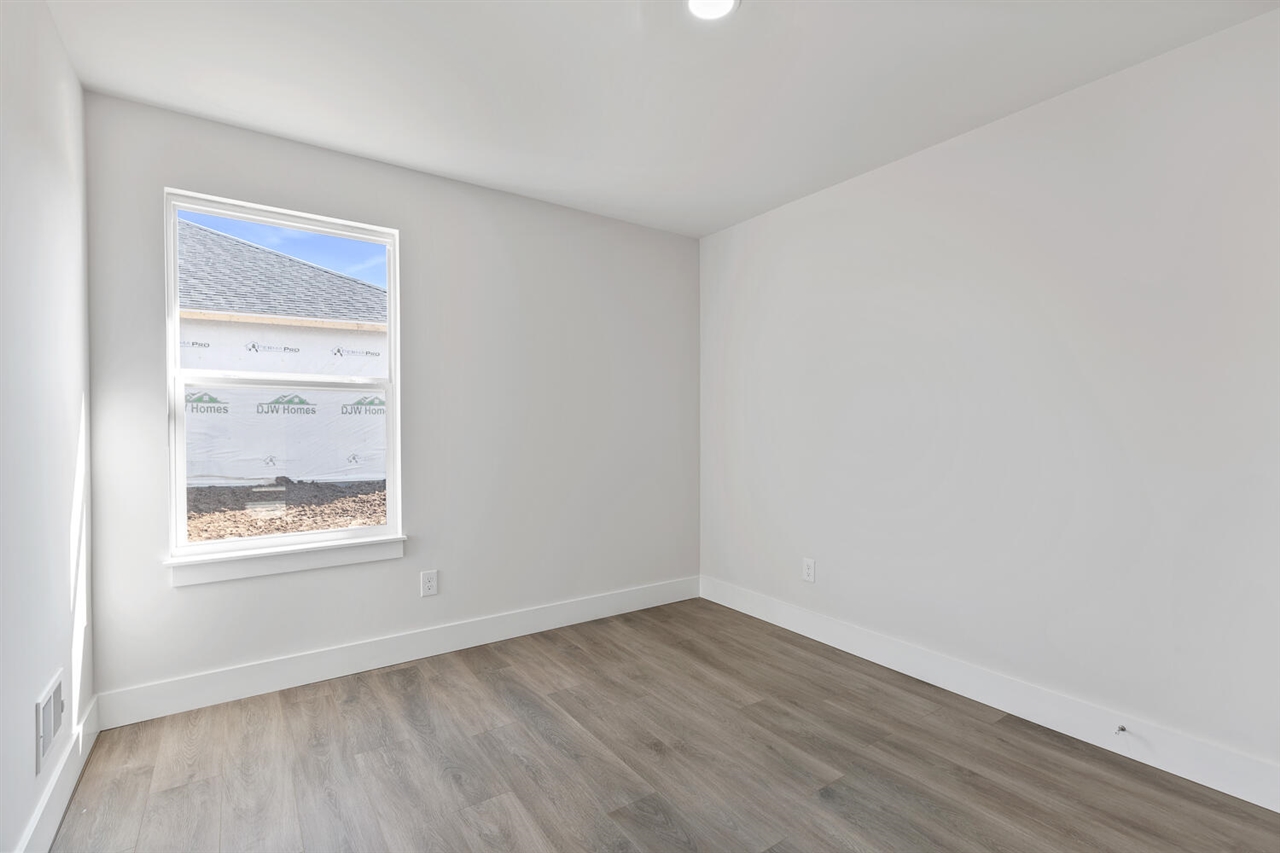 2775 Gady Pines Drive Property Photo 9