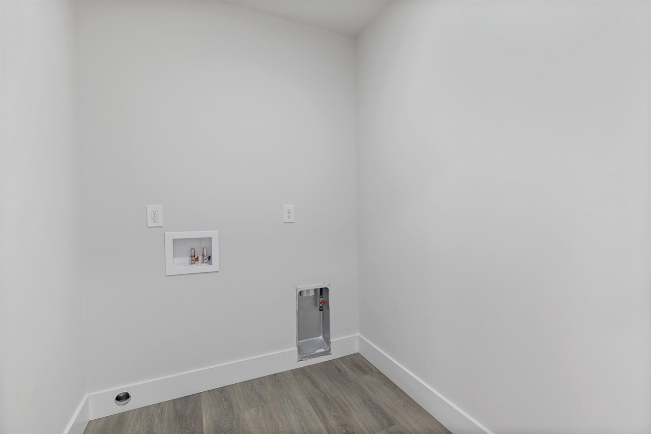 2775 Gady Pines Drive Property Photo 14