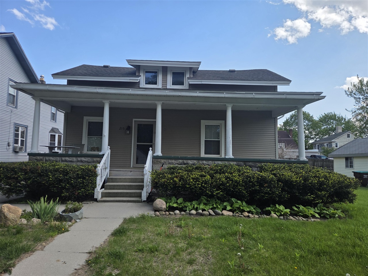 215 Brown Street Property Photo 1