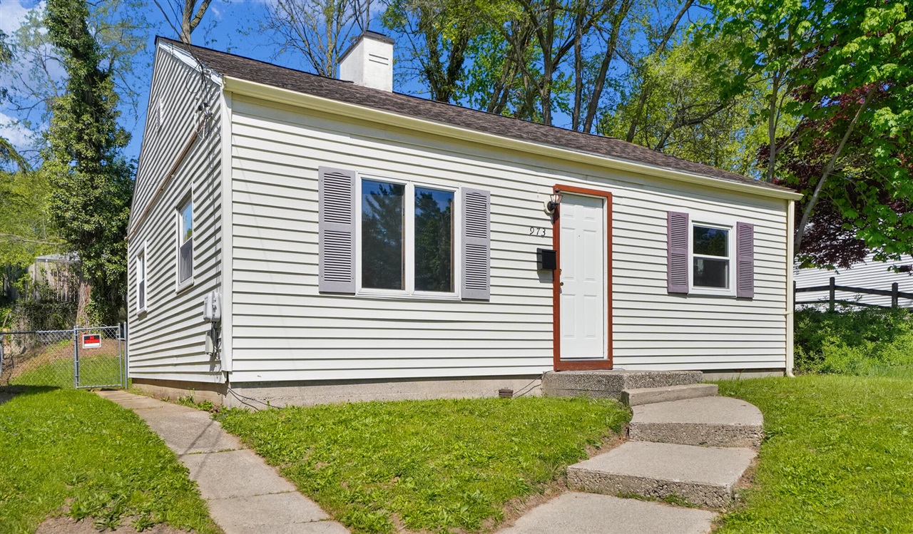 973 Valley Avenue Property Photo 1