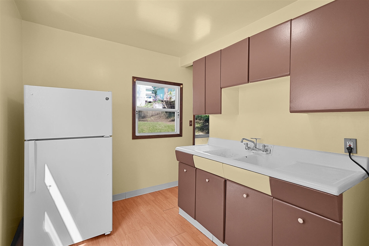 973 Valley Avenue Property Photo 15