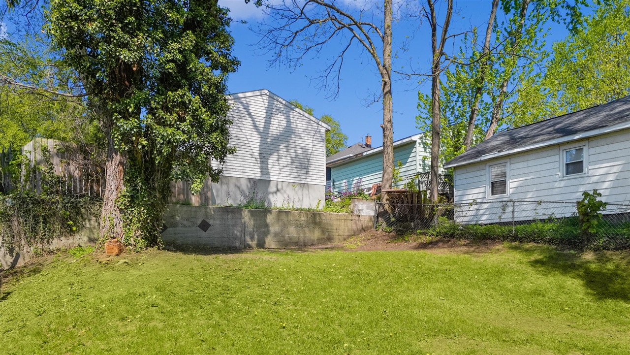 973 Valley Avenue Property Photo 17