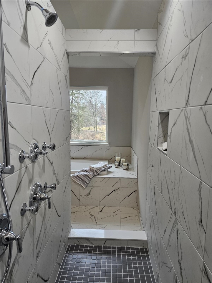11610 Hillside Drive Property Photo 12