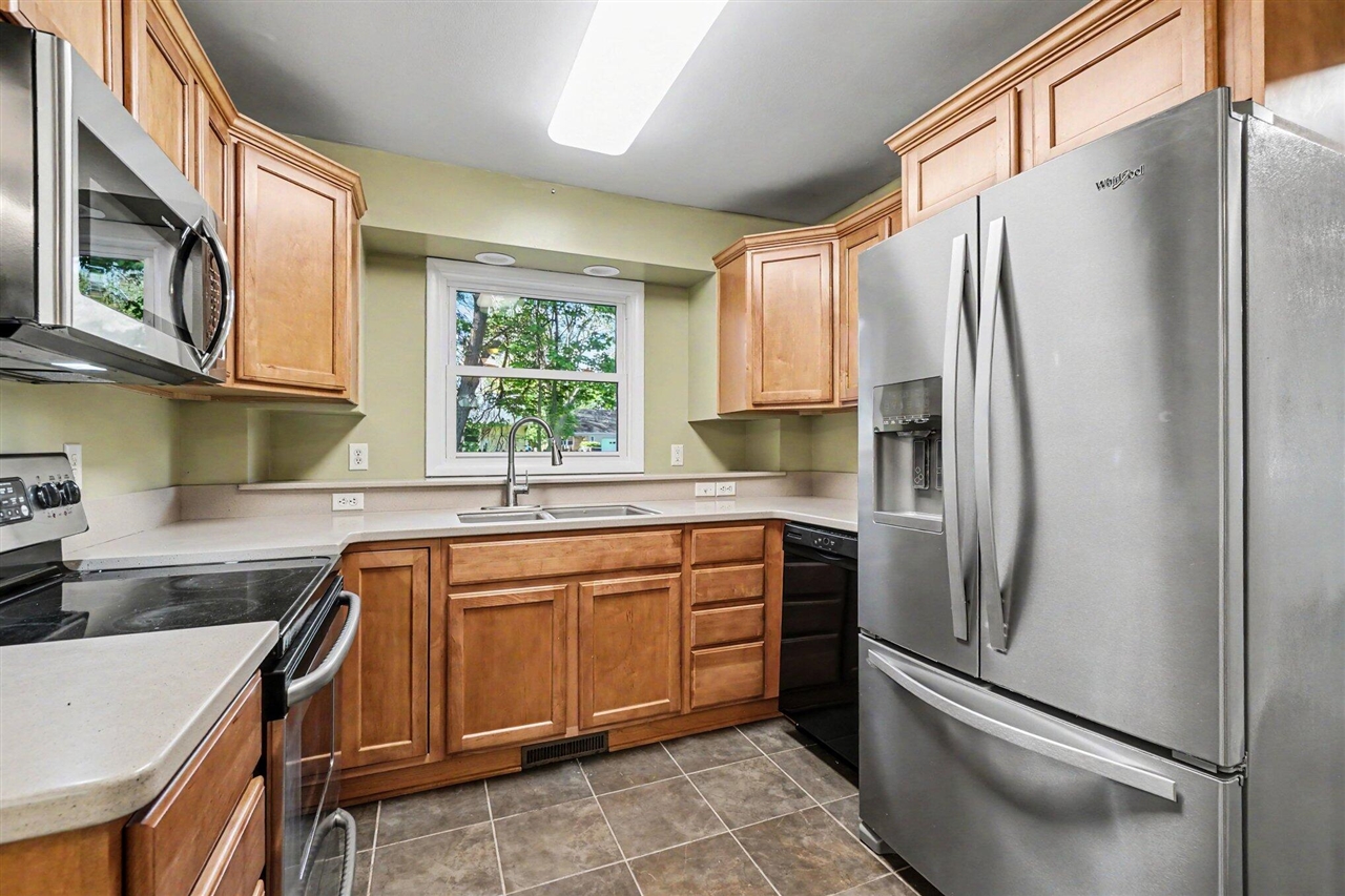 5699 Lamplighter Lane Property Photo 3