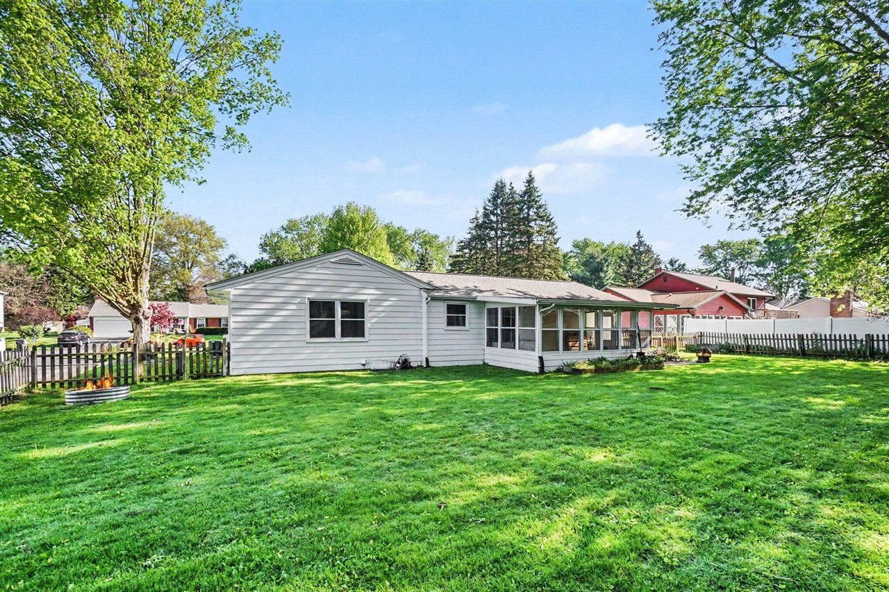 5699 Lamplighter Lane Property Photo 12