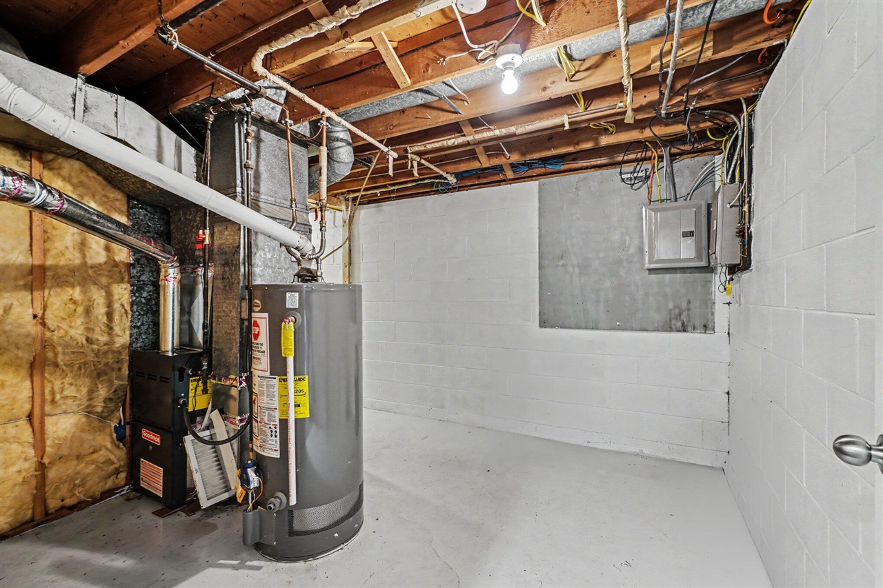 5699 Lamplighter Lane Property Photo 13
