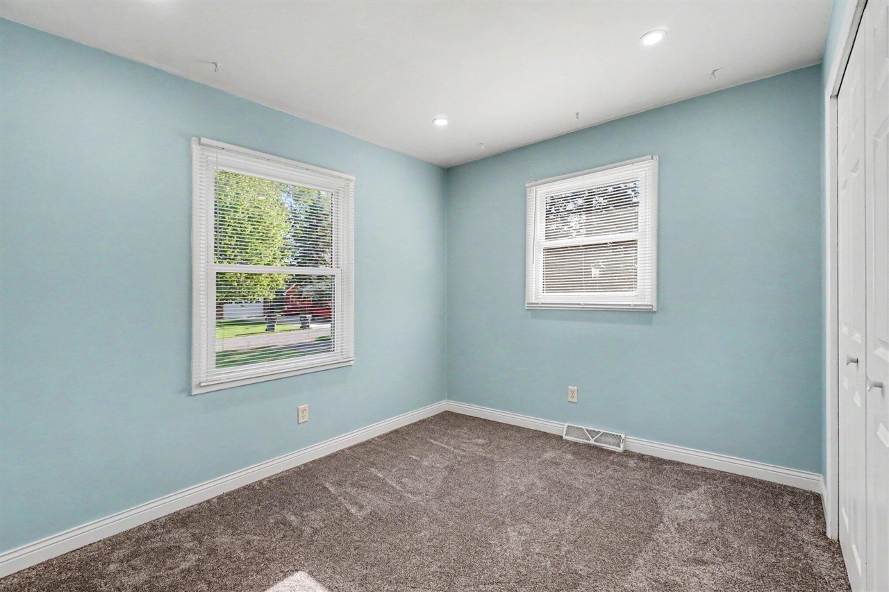 5699 Lamplighter Lane Property Photo 15