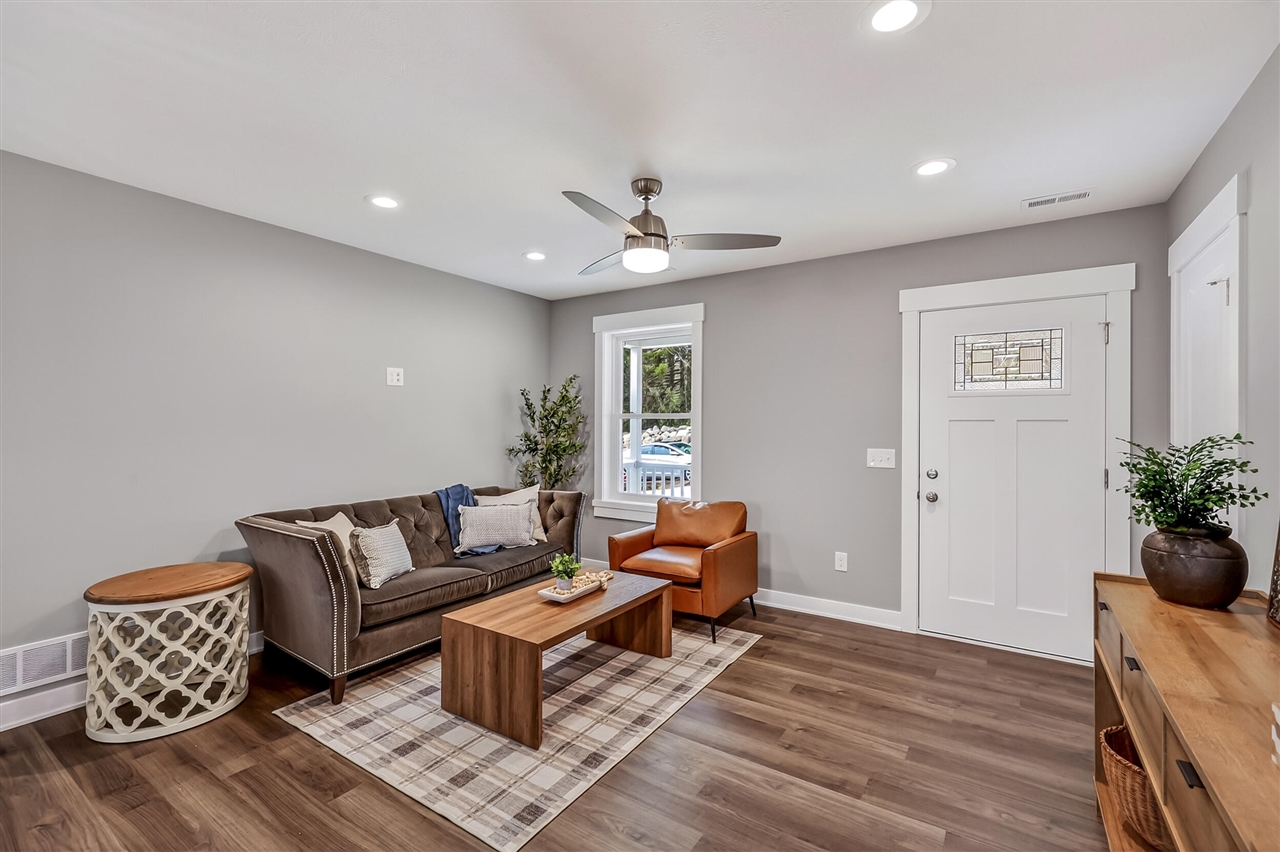 289 Aspen Hill Drive Property Photo 4