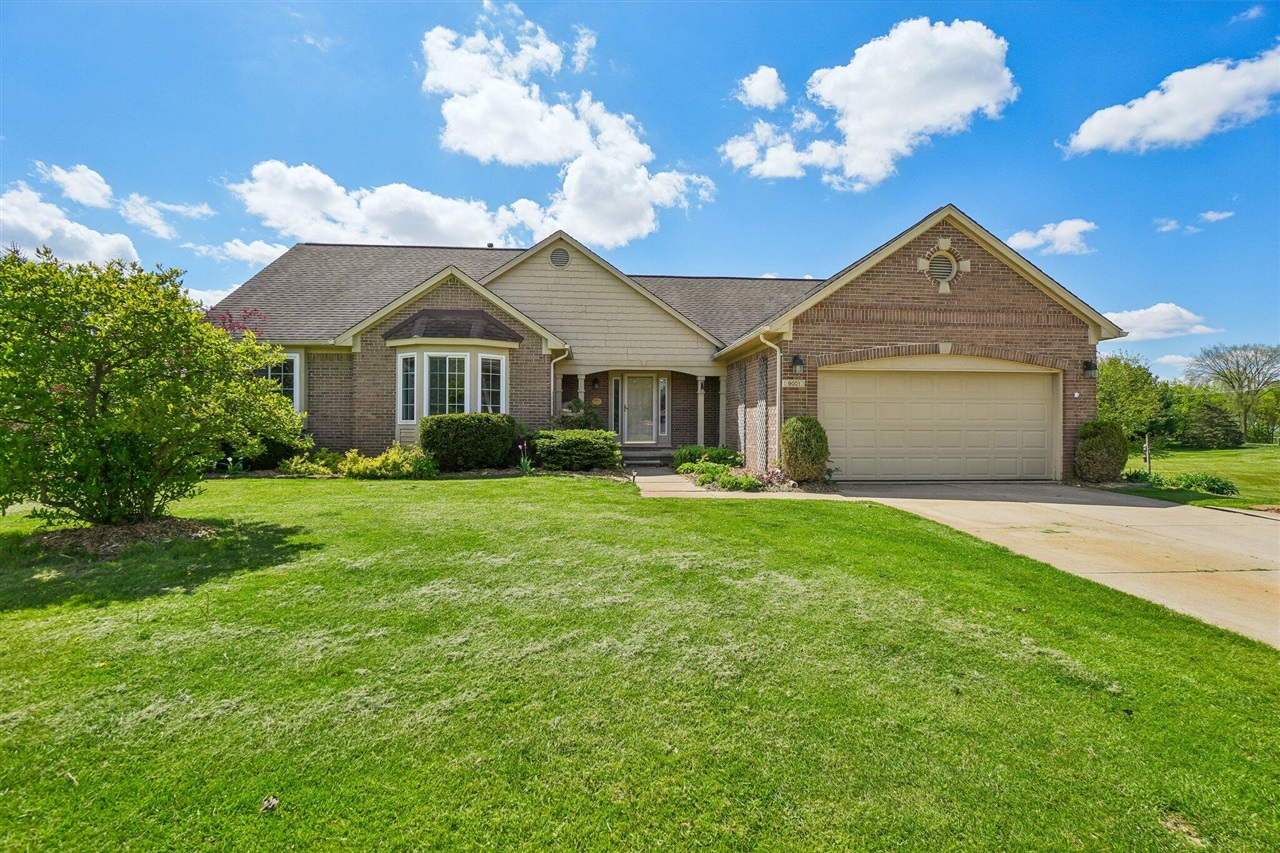 9001 N Pheasant Ridge Property Photo 1