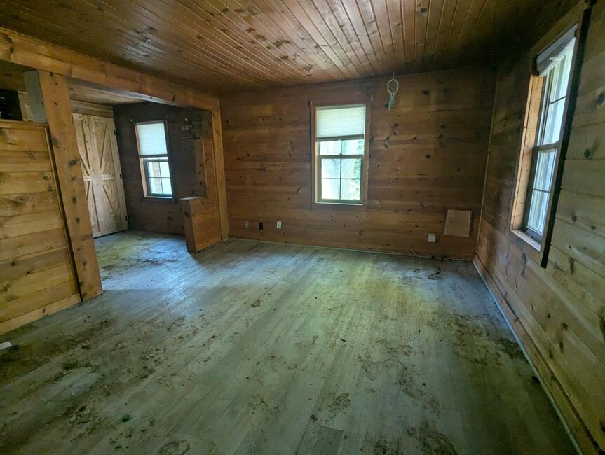 8836 Williams Road Property Photo 2