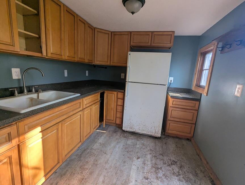 8836 Williams Road Property Photo 6