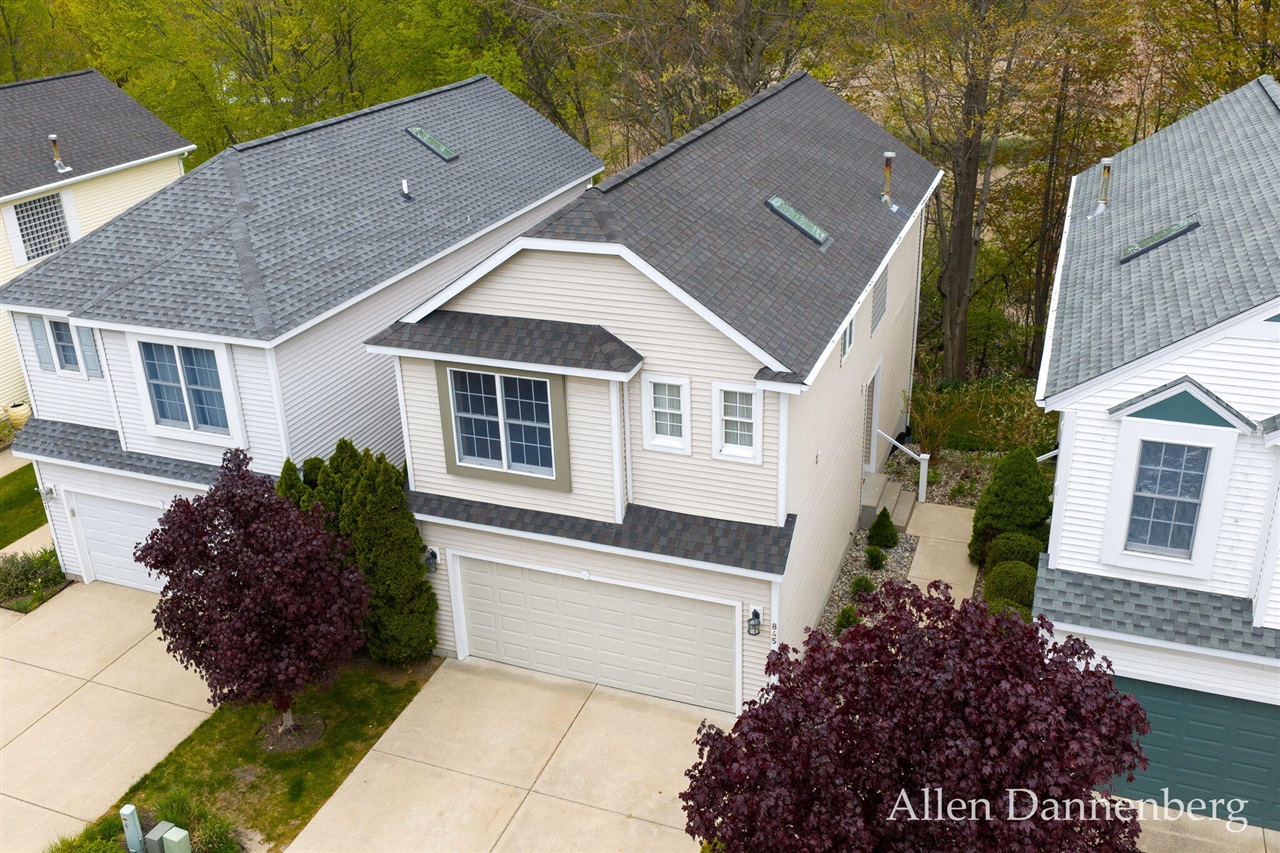 845 Bluff Creek Drive Property Photo 1