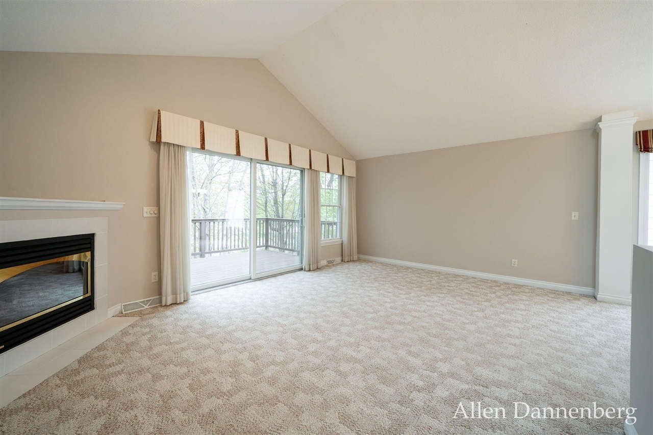 845 Bluff Creek Drive Property Photo 5