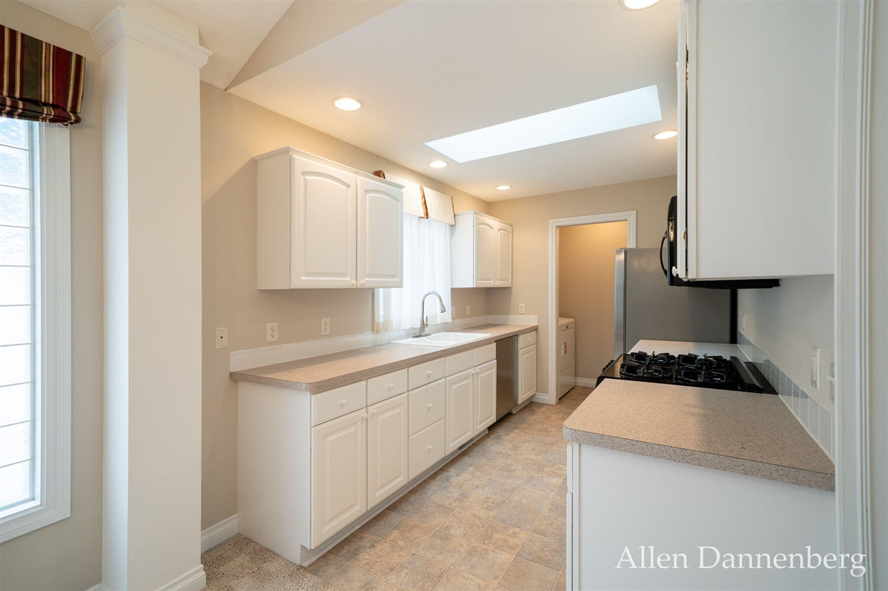 845 Bluff Creek Drive Property Photo 13