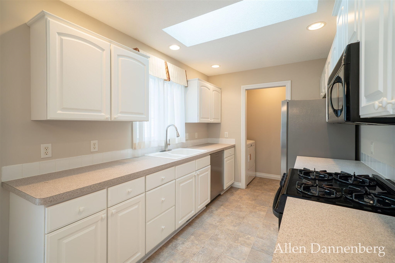 845 Bluff Creek Drive Property Photo 14