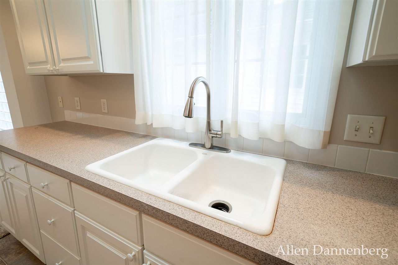 845 Bluff Creek Drive Property Photo 17