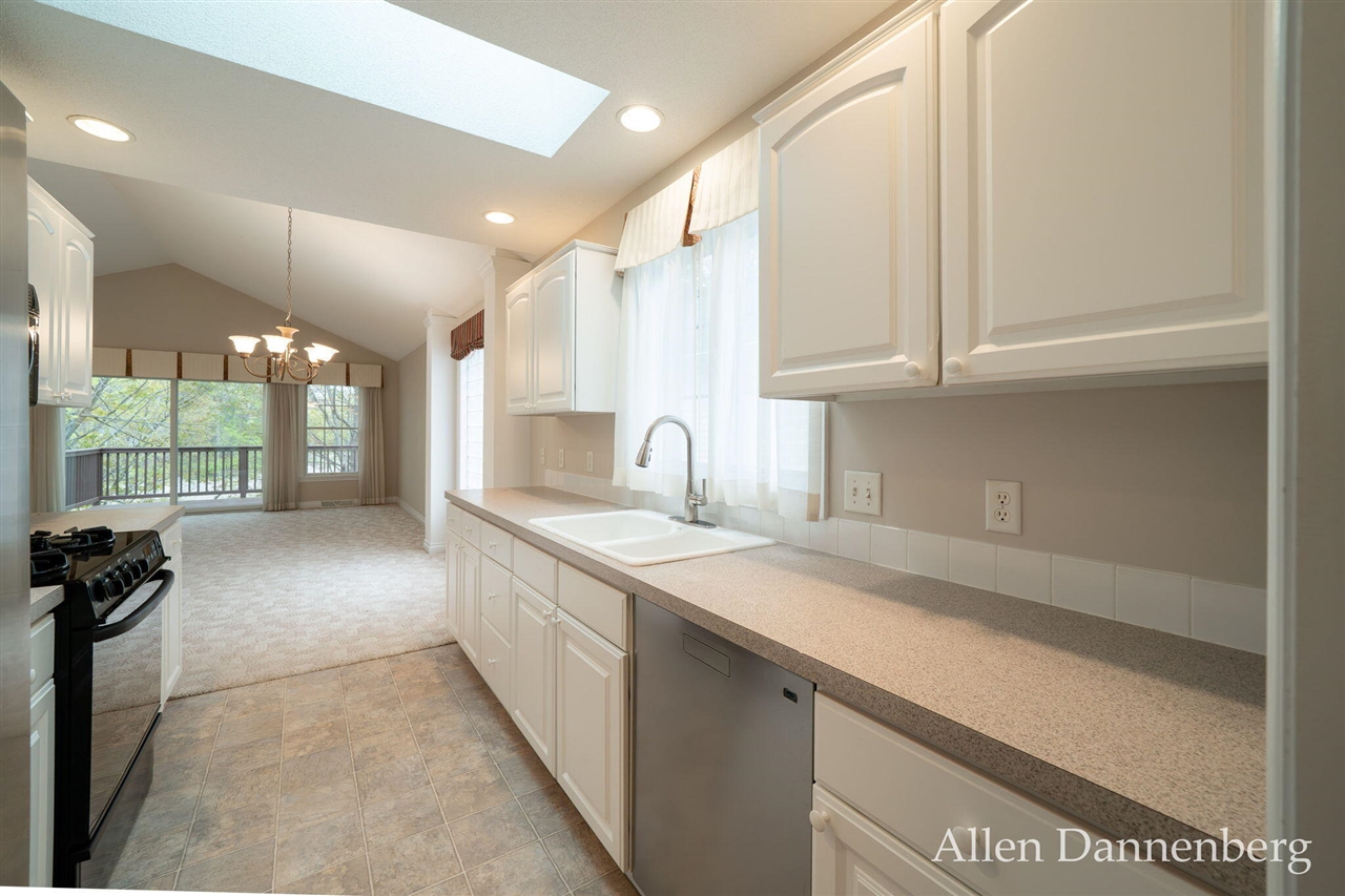 845 Bluff Creek Drive Property Photo 18