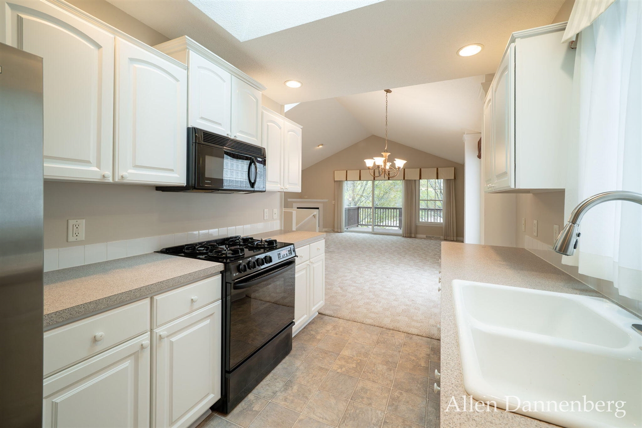 845 Bluff Creek Drive Property Photo 19