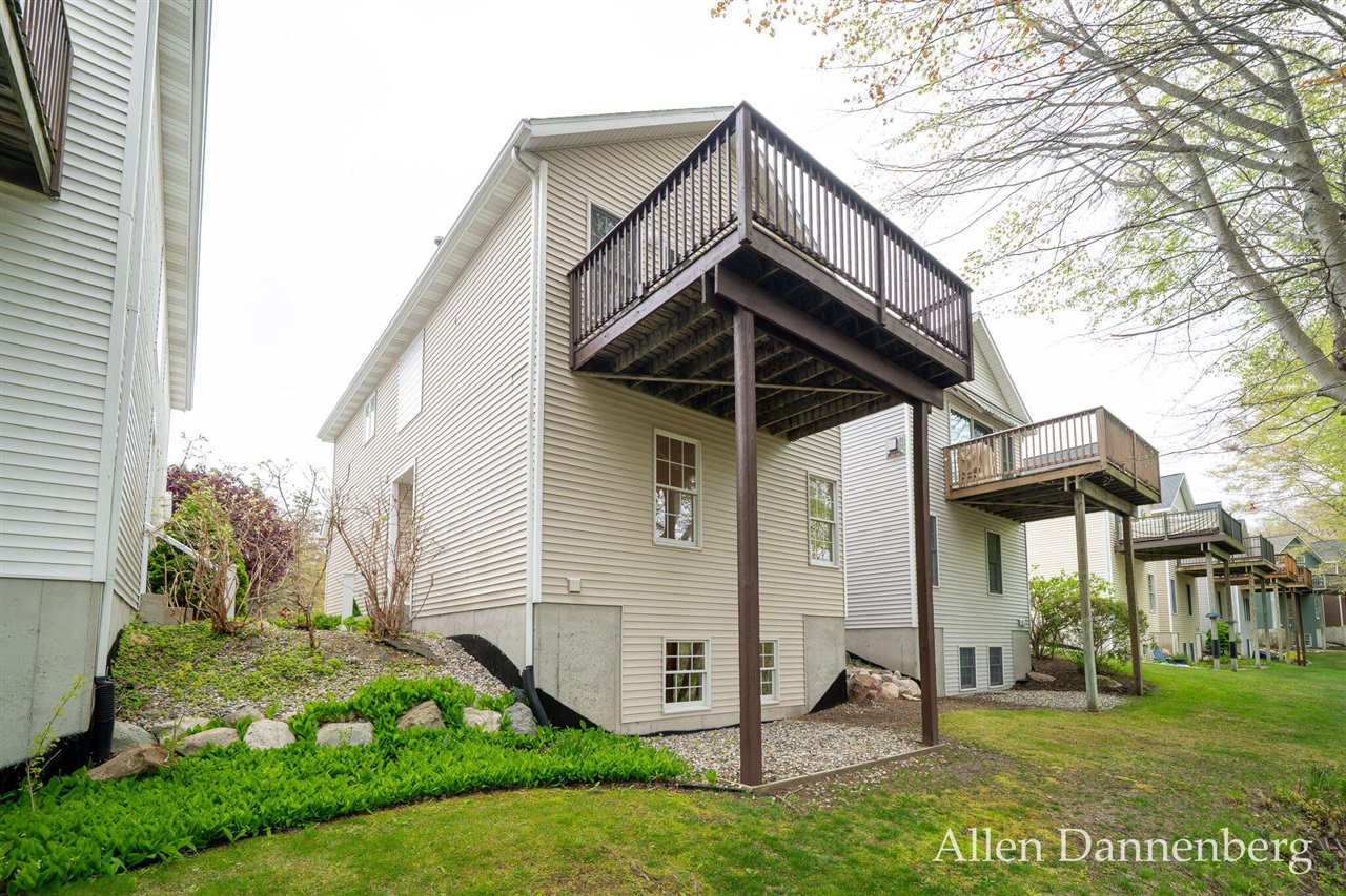 845 Bluff Creek Drive Property Photo 39