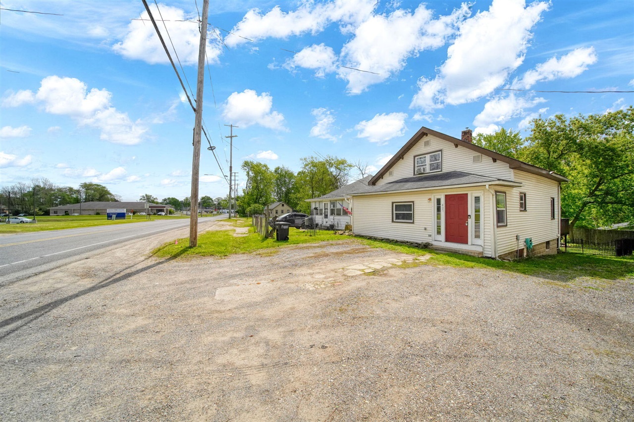 407 Hinckley Boulevard Property Photo 2