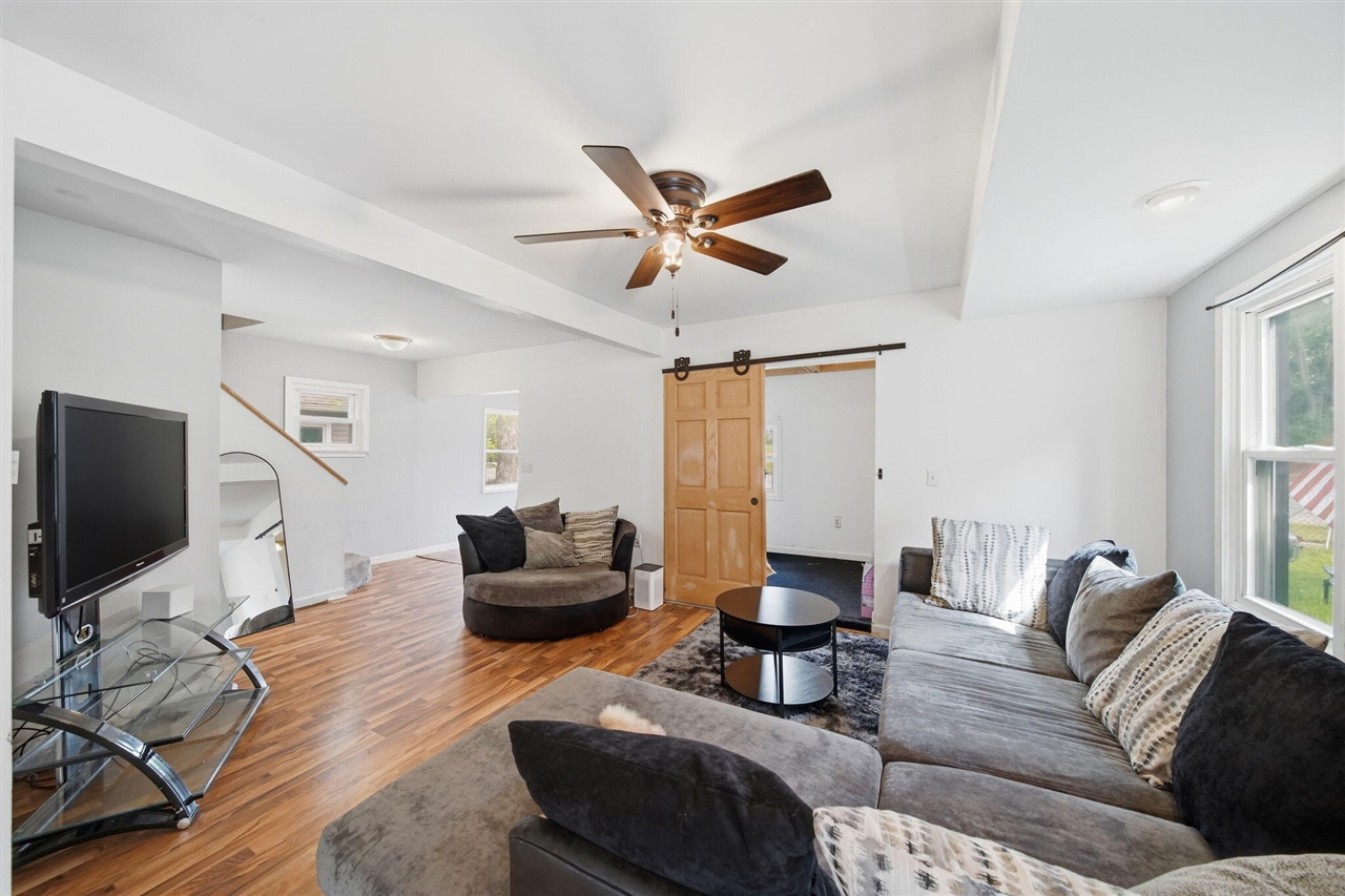 407 Hinckley Boulevard Property Photo 9