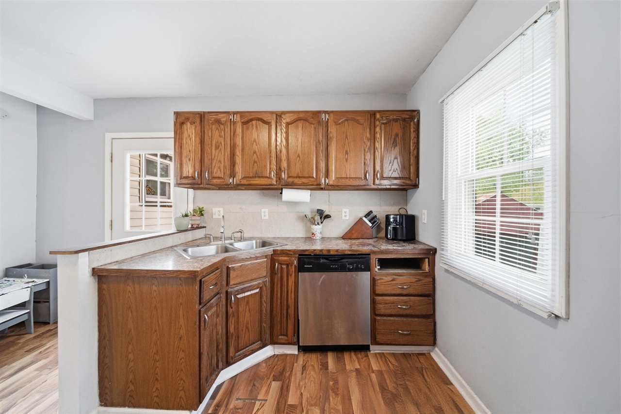 407 Hinckley Boulevard Property Photo 17