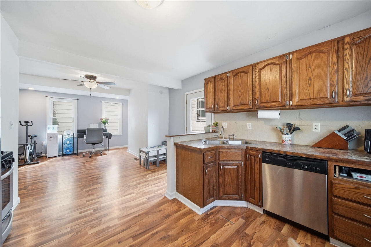 407 Hinckley Boulevard Property Photo 18