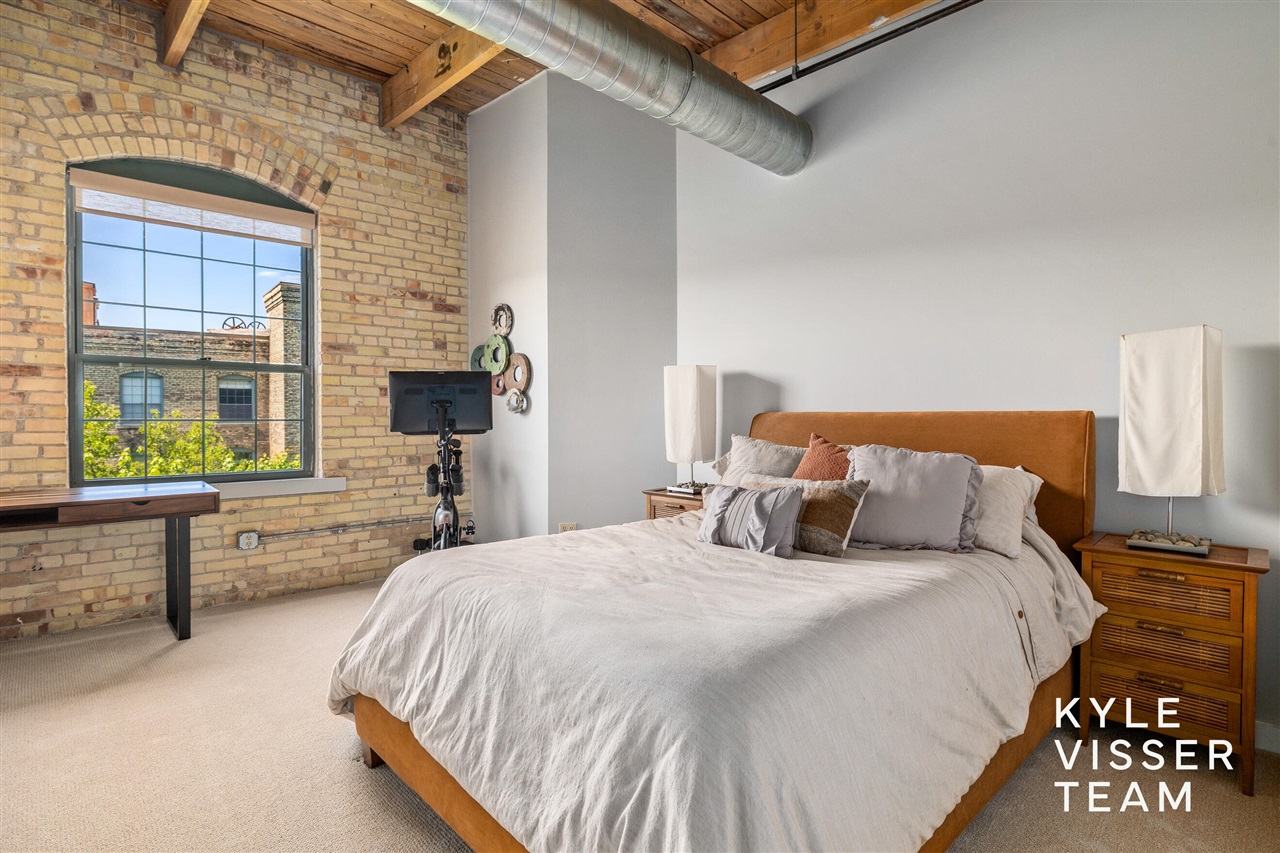 940 Monroe Avenue Property Photo 14