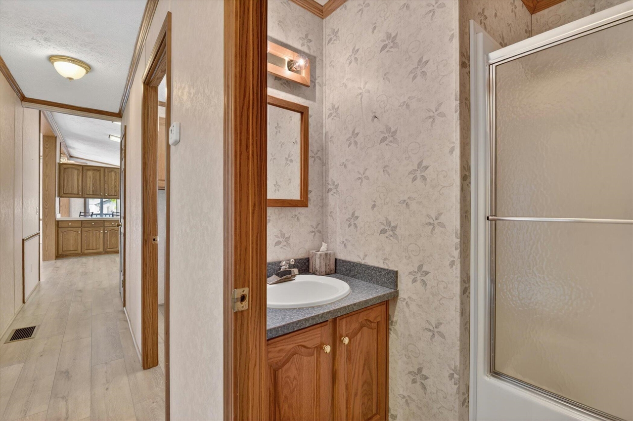 563 Willow Drive Property Photo 9