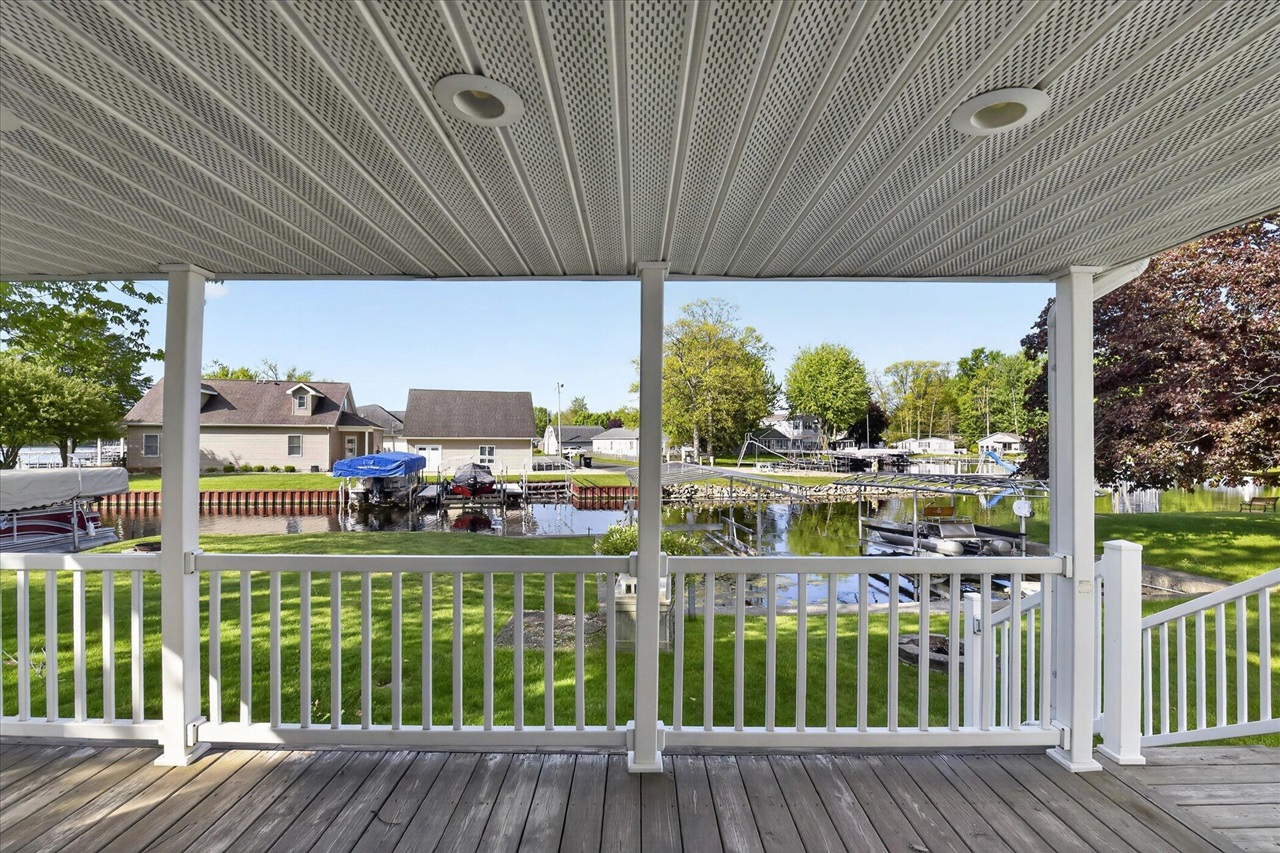 563 Willow Drive Property Photo 13
