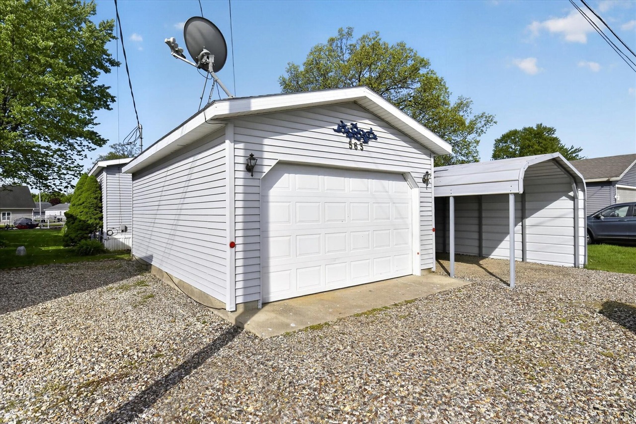 563 Willow Drive Property Photo 15