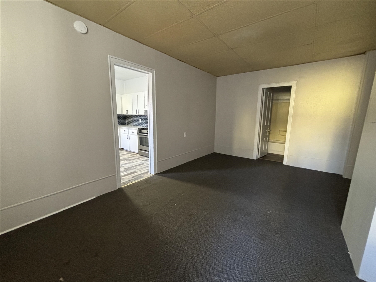 515 Locust Street Property Photo 6