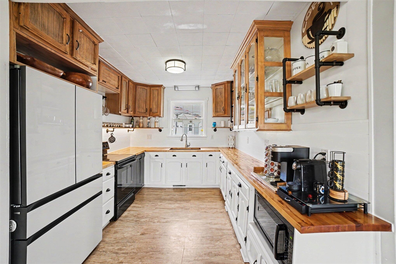 6987 E Beaverton Road Property Photo 11