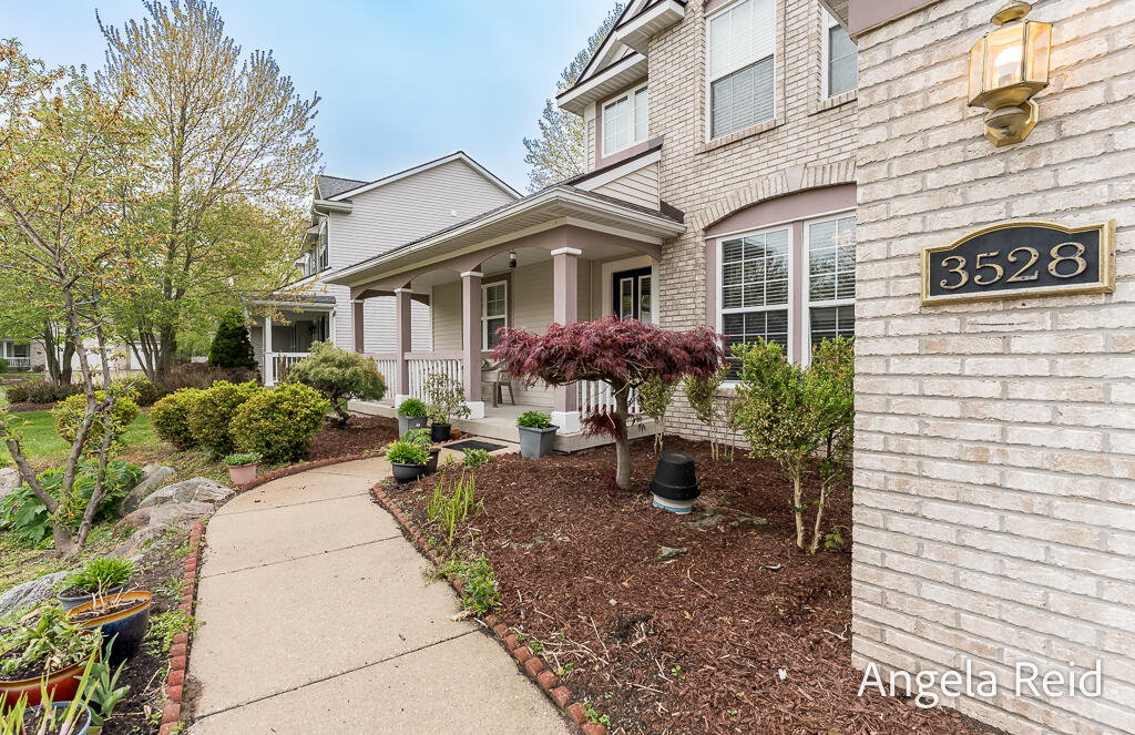 3528 Birch Knoll Drive Property Photo 4