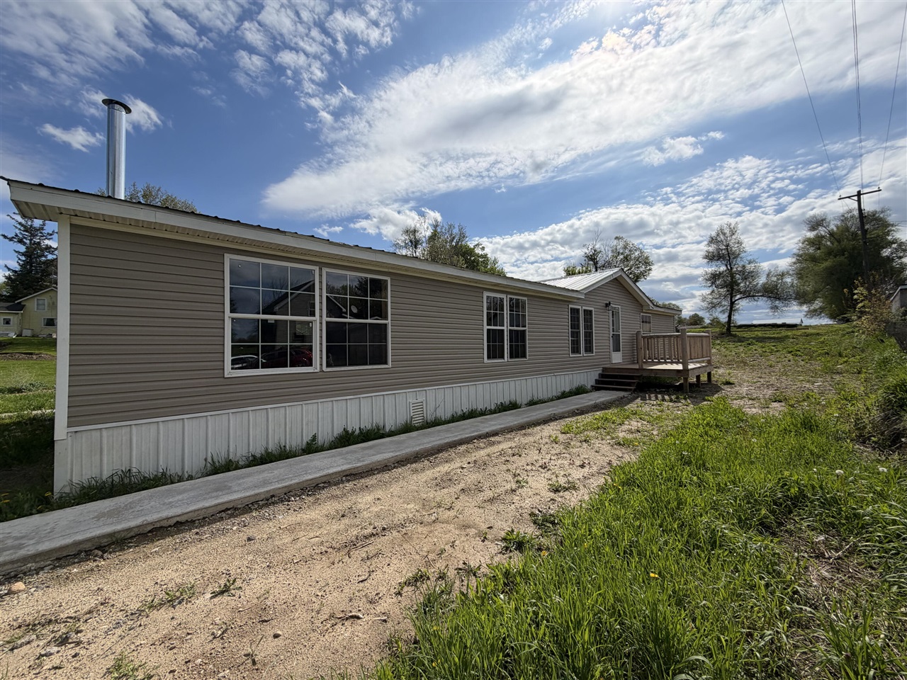 1040 Main Drive Property Photo 1