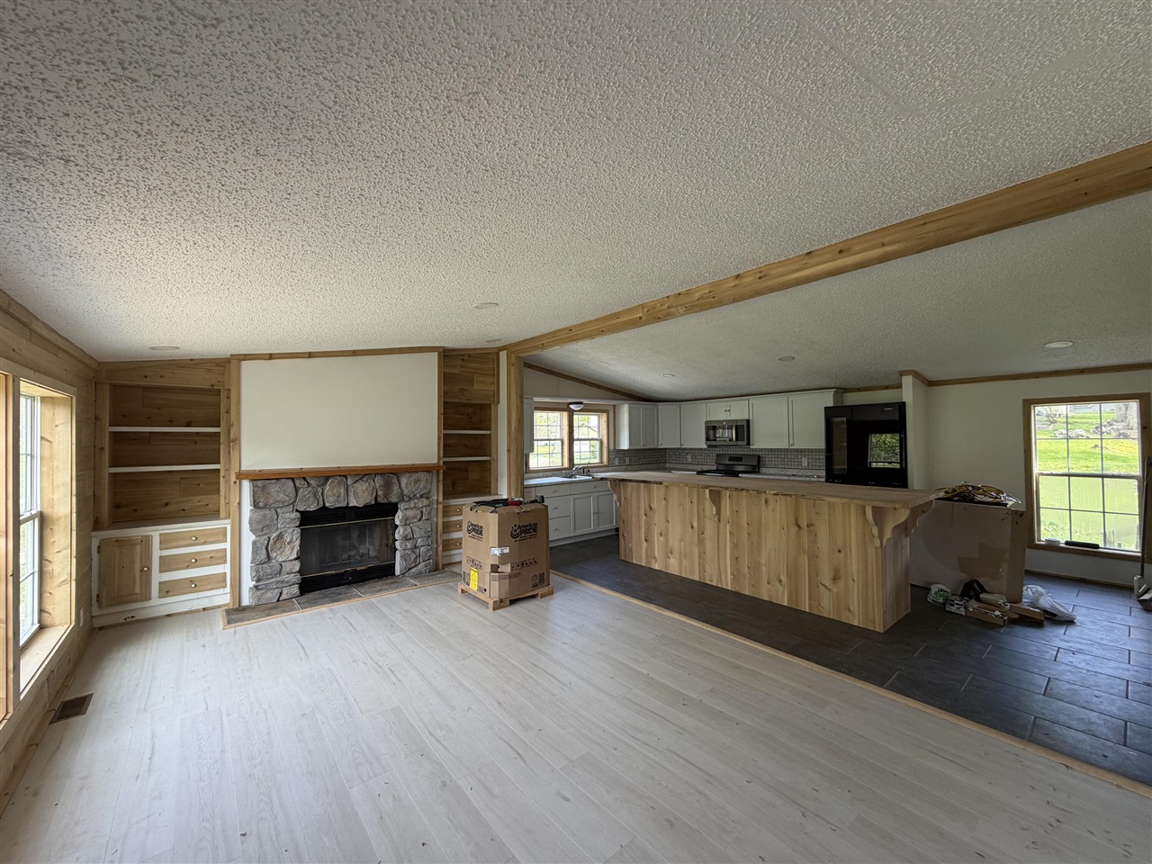 1040 Main Drive Property Photo 6