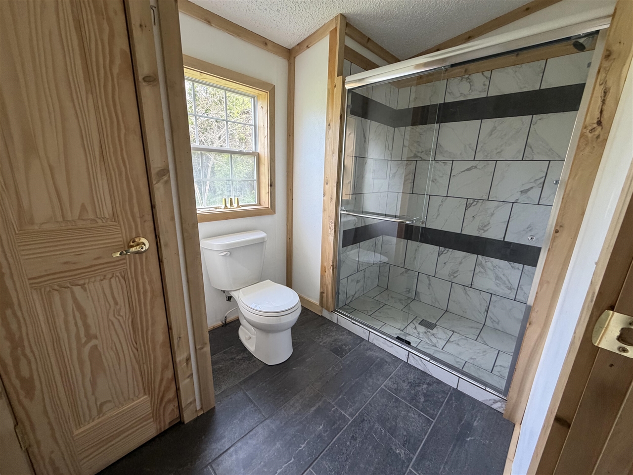 1040 Main Drive Property Photo 9