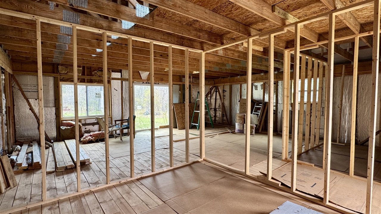 1496 17 Mile Road Property Photo 16