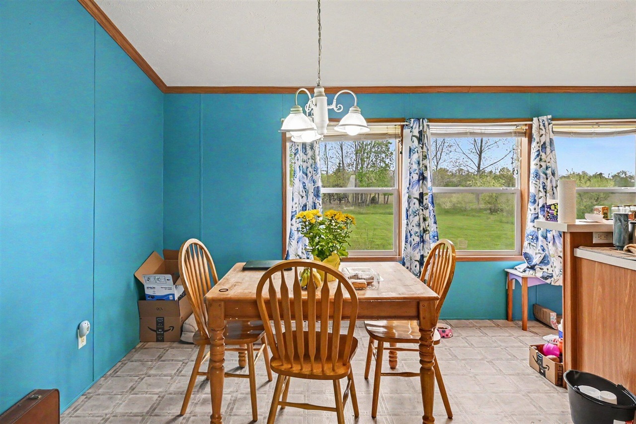 10952 Frost Road Property Photo 7
